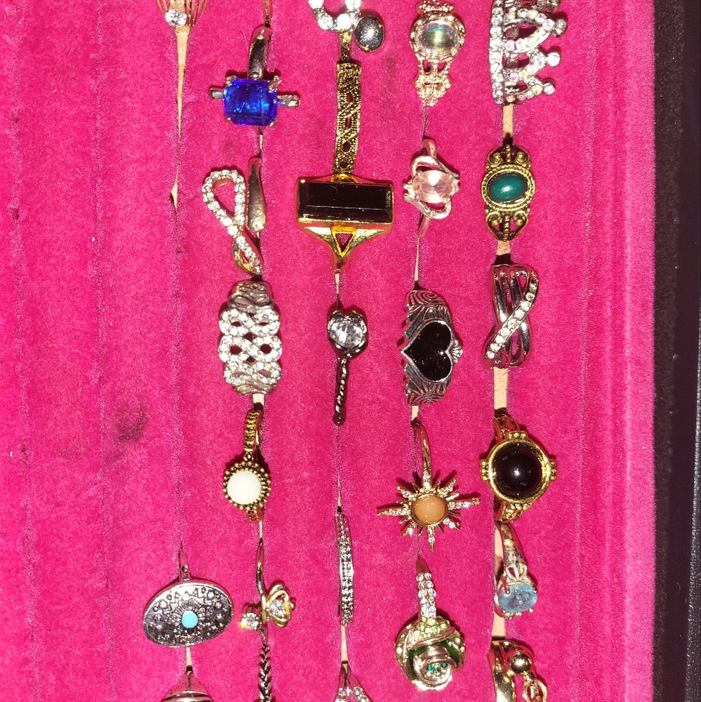 Ring lot #3 - Picture 2 of 9
